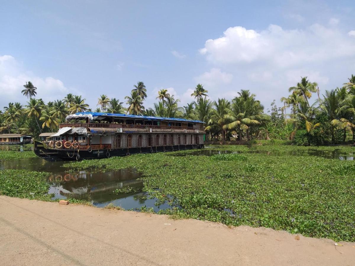 Garggi Kumarakom Village Homestay エクステリア 写真
