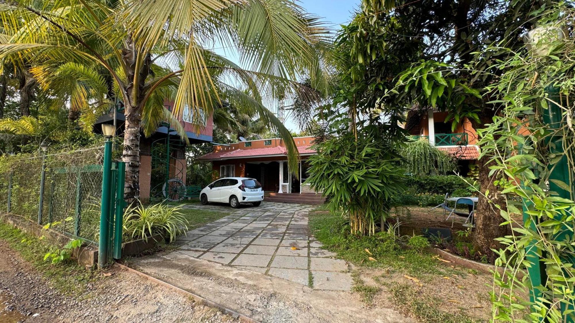 Garggi Kumarakom Village Homestay エクステリア 写真