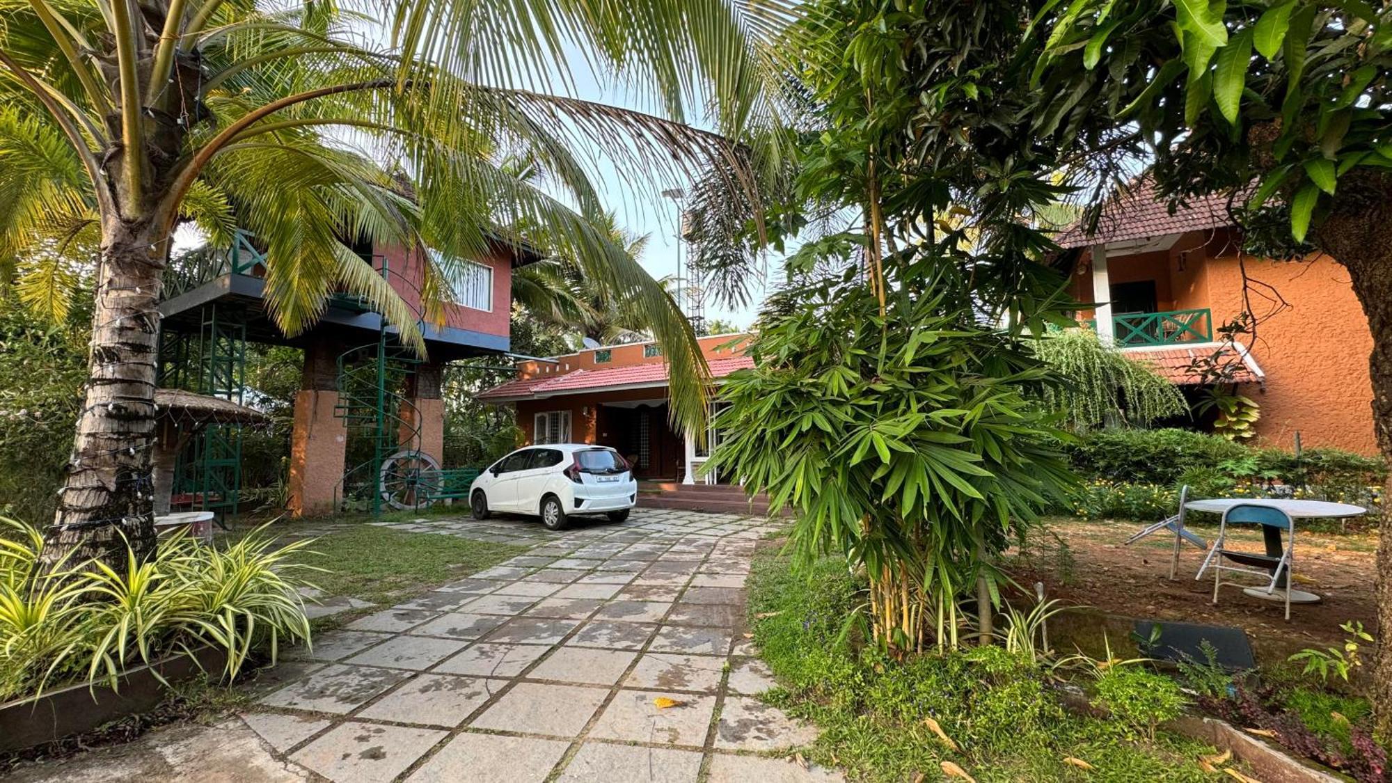 Garggi Kumarakom Village Homestay エクステリア 写真